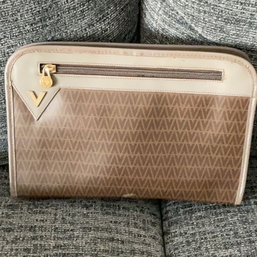 Mario Valentino CLUTCH Bag (1 callout)